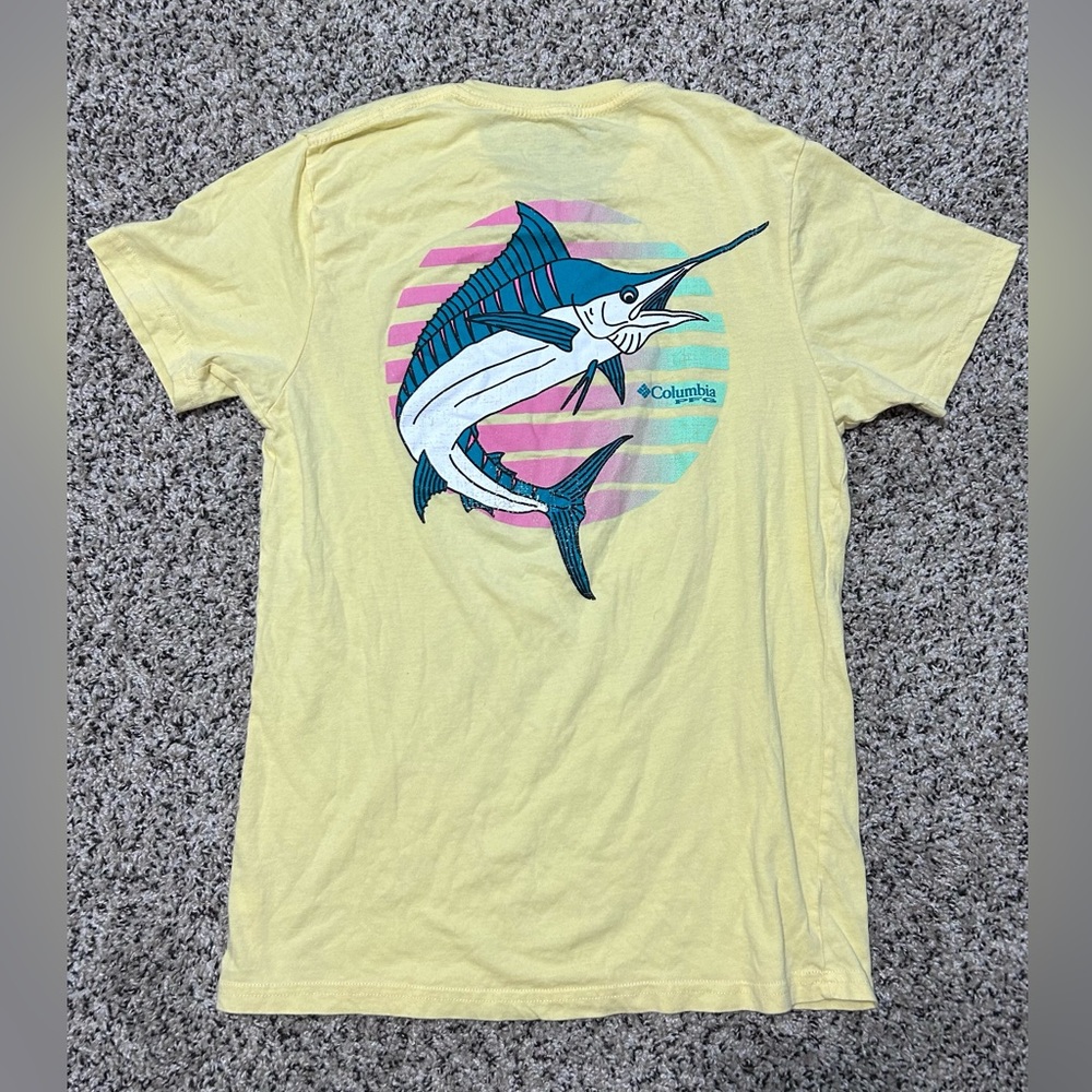 Women’s Florida Columbia PFG tee.